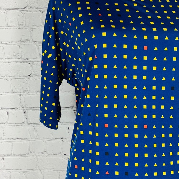 Lularoe Irma Geometric Blue Blouse size Small - Picture 3 of 4